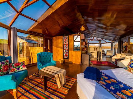 Uros Kay Pacha Lodge Пуно Номер фото